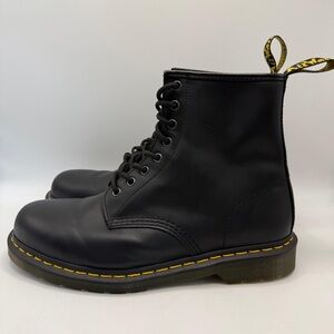 🚫SOLD - NO AVAILABLE Dr Martens 1460 Black Smooth Leather 8 Eye Boots